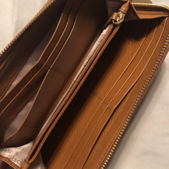 Michael Kors Wallet - Picture 3 of 3